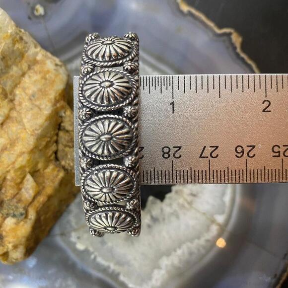 Carolyn Pollack Sterling Silver Single Row Conchos Decorated Bracelet For Women - Picture 10 of 10